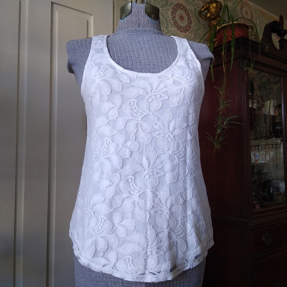 BANANA REPUBLIC White Lace Tank Top